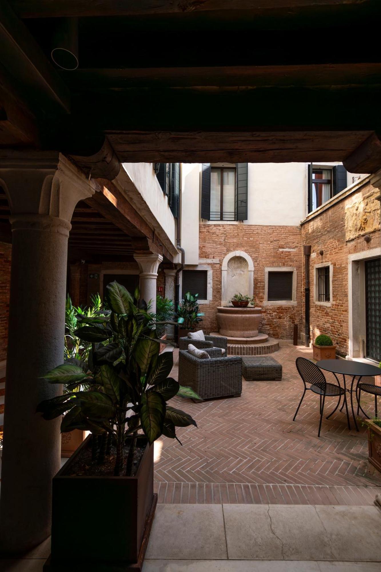 Palazzo Morosini Degli Spezieri - Lifestyle Apartments Venecia Exterior foto