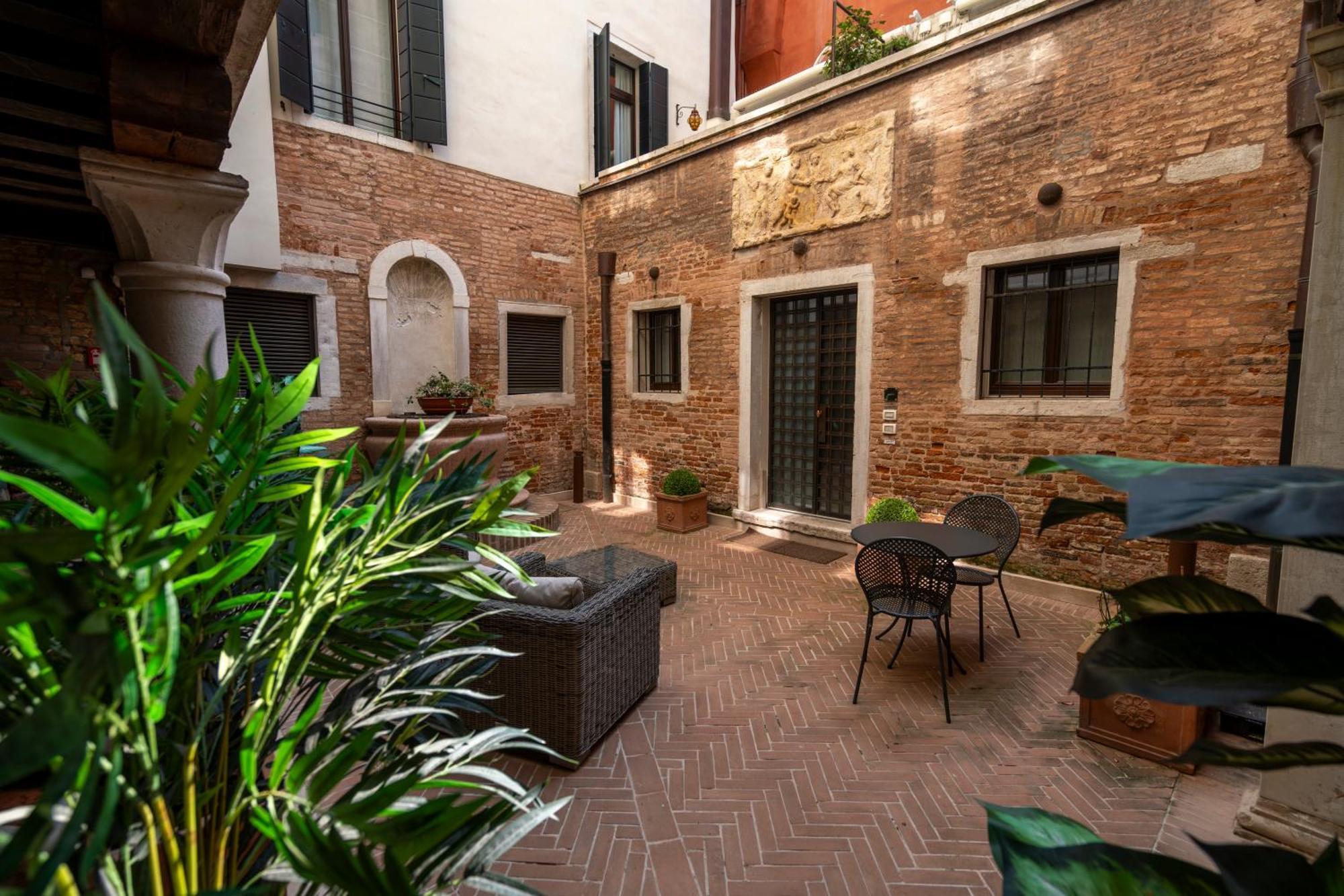 Palazzo Morosini Degli Spezieri - Lifestyle Apartments Venecia Exterior foto