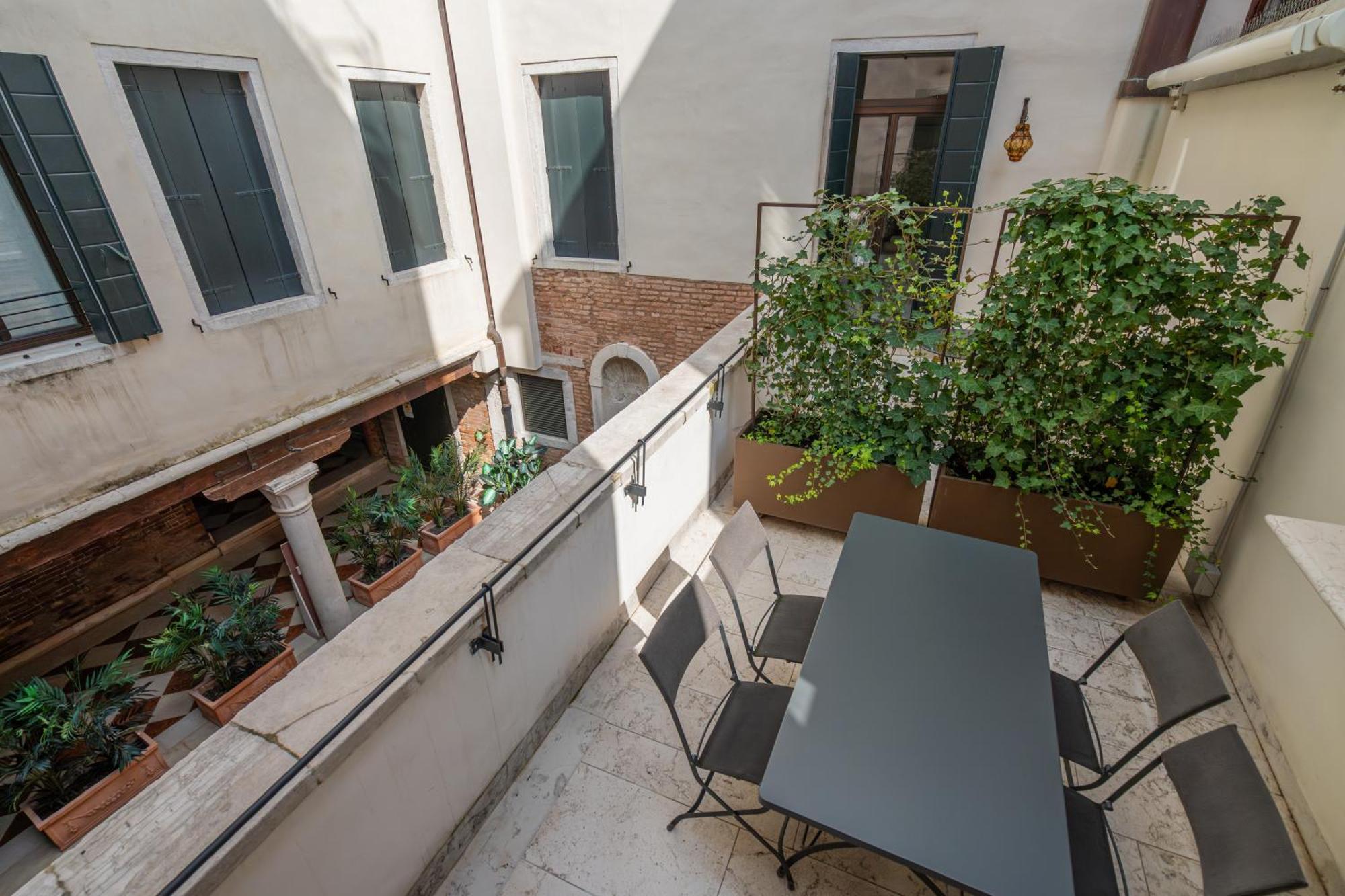 Palazzo Morosini Degli Spezieri - Lifestyle Apartments Venecia Exterior foto